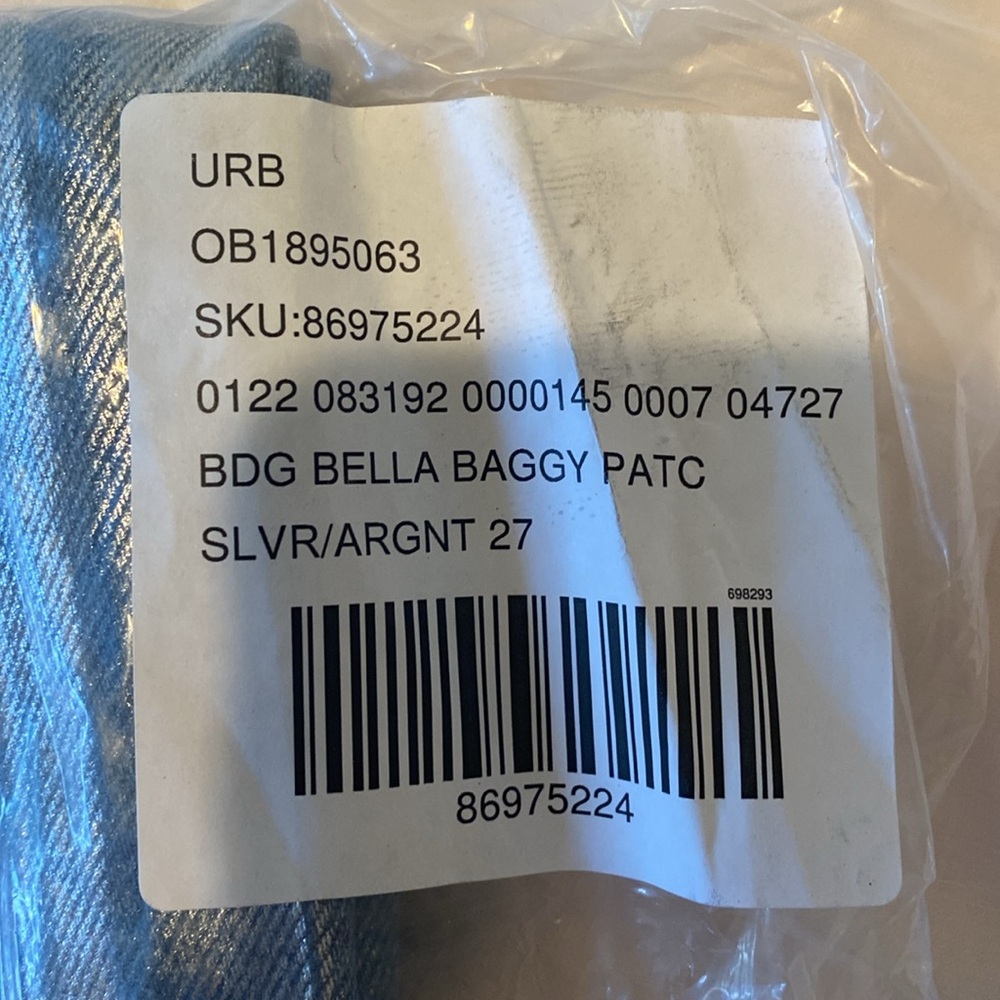 NWT BDG Bella Baggy Patch Pocket Silver Metallic Jeans. Size 27. Wide leg. - Picture 10 of 15